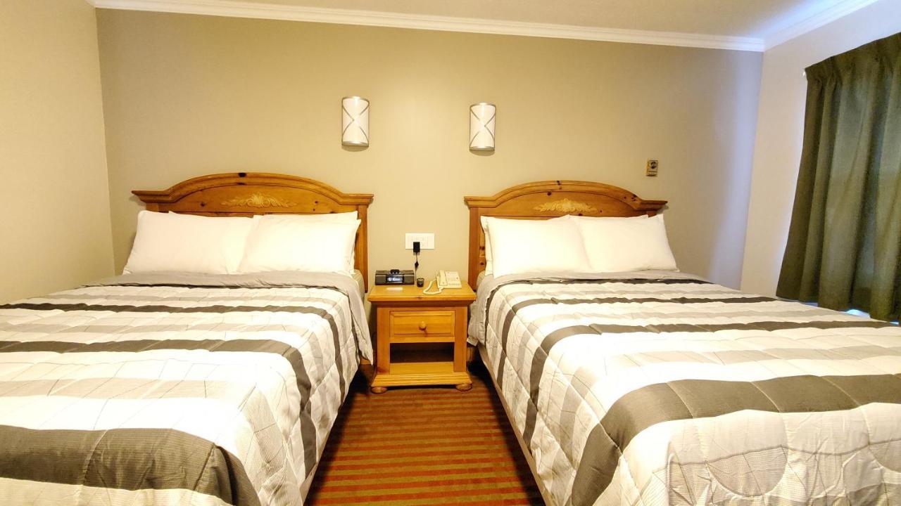 Knights Inn Colonial Fireside Inn Pembroke Exteriér fotografie