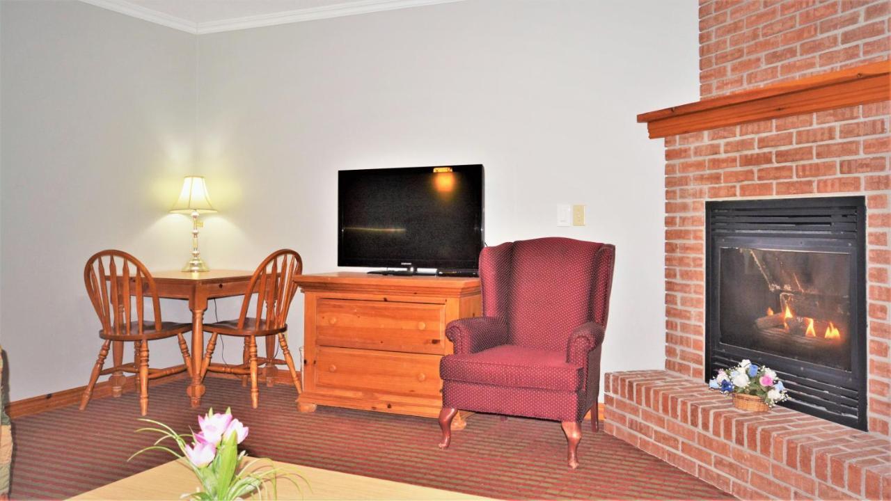 Knights Inn Colonial Fireside Inn Pembroke Exteriér fotografie