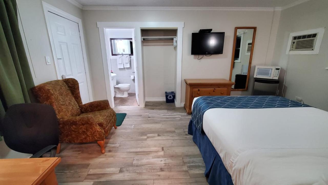Knights Inn Colonial Fireside Inn Pembroke Exteriér fotografie