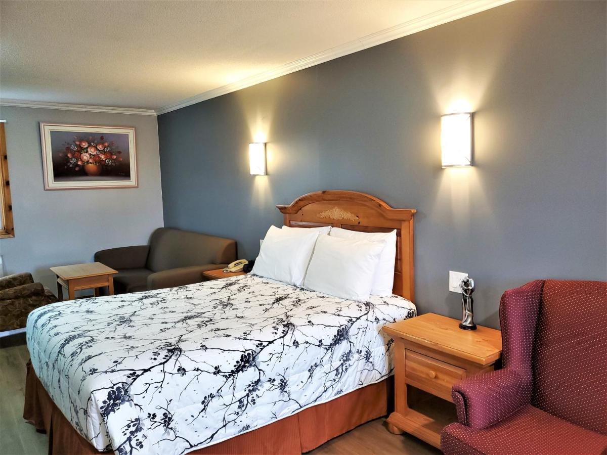 Knights Inn Colonial Fireside Inn Pembroke Exteriér fotografie