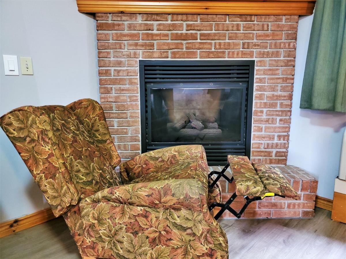 Knights Inn Colonial Fireside Inn Pembroke Exteriér fotografie