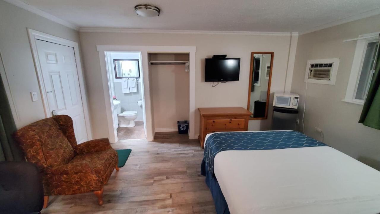 Knights Inn Colonial Fireside Inn Pembroke Exteriér fotografie